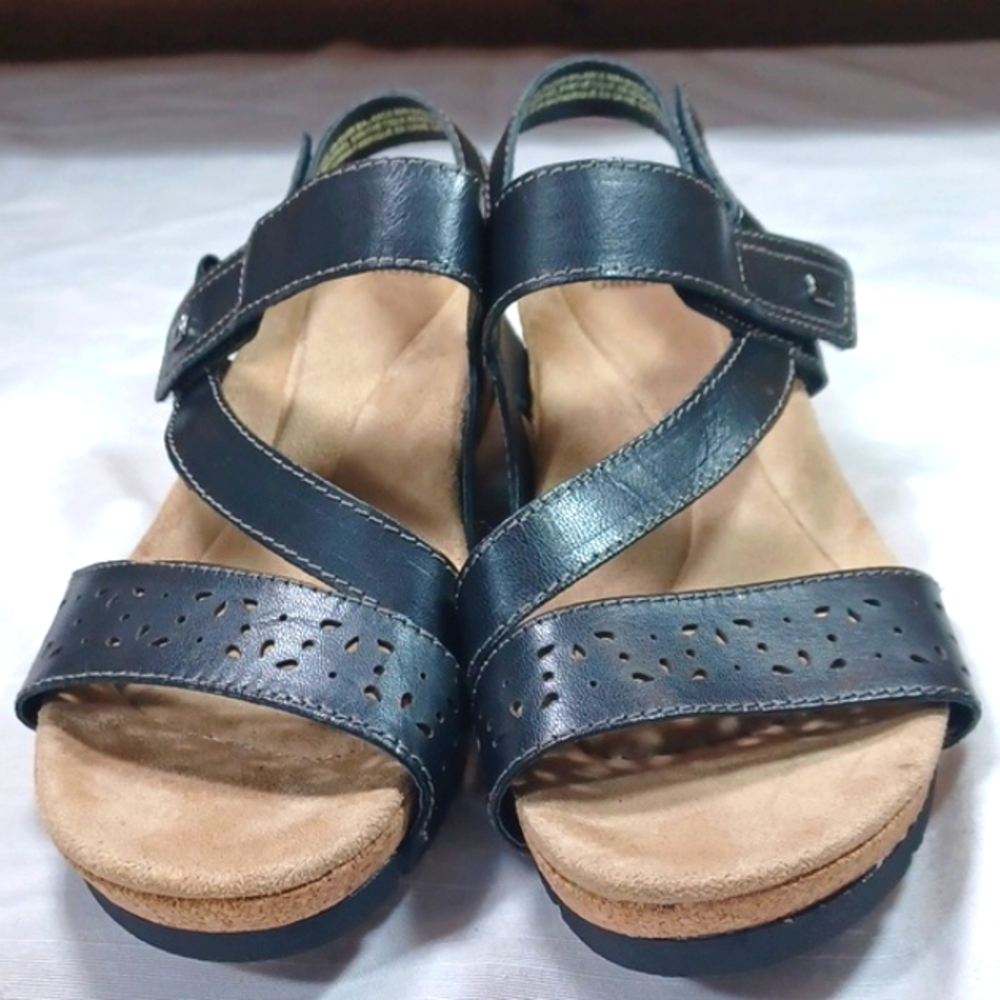Earth Orgins Comfort  Leather  Black Strappy Sandals Brand New 9M
